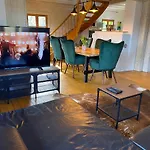 Holzhaus Auf 2000qm In Traumhafter Lage, Keine Partygruppen Schalkenbach