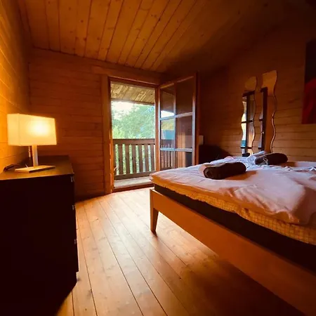 Ferienhaus Holzhaus Auf 2000qm In Traumhafter Lage, Keine Partygruppen