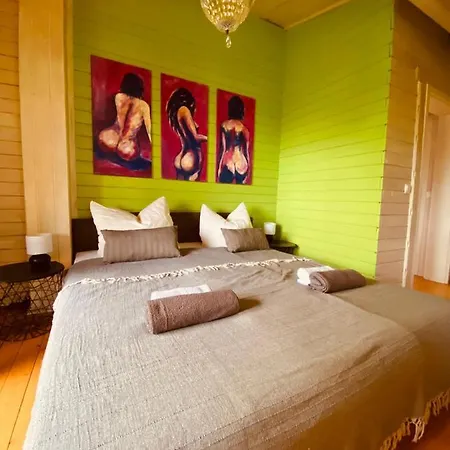 Ferienhaus Holzhaus Auf 2000qm In Traumhafter Lage, Keine Partygruppen