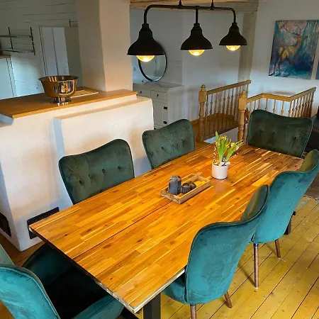 Holzhaus Auf 2000qm In Traumhafter Lage, Keine Partygruppen * Schalkenbach