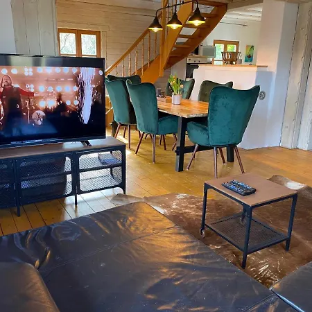 Holzhaus Auf 2000qm In Traumhafter Lage, Keine Partygruppen Schalkenbach
