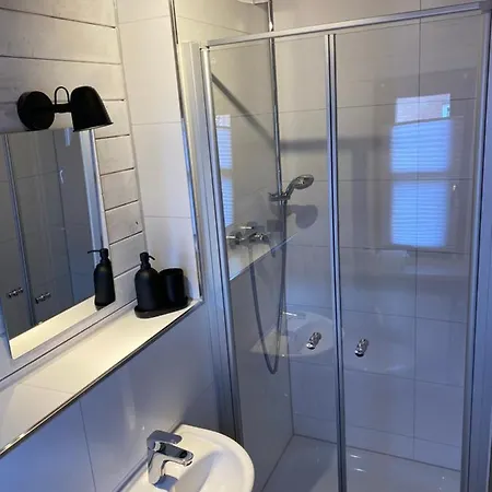 Holzhaus Auf 2000qm In Traumhafter Lage, Keine Partygruppen * Schalkenbach