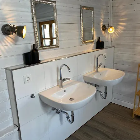 Holzhaus Auf 2000qm In Traumhafter Lage, Keine Partygruppen Ferienhaus *