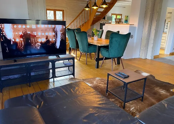 Holzhaus Auf 2000qm In Traumhafter Lage, Keine Partygruppen Schalkenbach