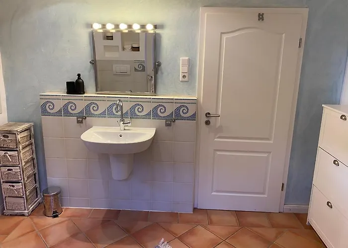 Holzhaus Auf 2000qm In Traumhafter Lage, Keine Partygruppen