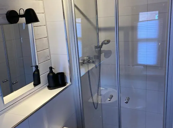 Holzhaus Auf 2000qm In Traumhafter Lage, Keine Partygruppen * Schalkenbach